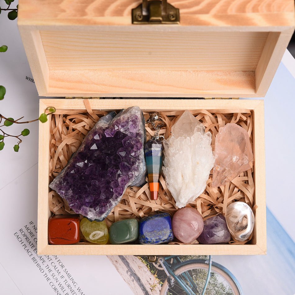 Natural Crystal Gift Set With 7 Chakra Pendulum